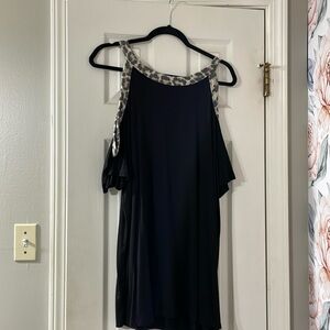 Heimish brand NWT 2X cold shoulder top